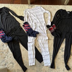 Kids medium ski or snowboard base layer set- Smartwool and 32 degree